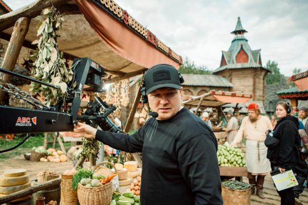 Гарик Харламов поселился в Белогорье в фильме «Последний богатырь. Колобок»